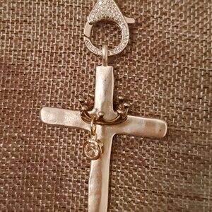 Silver chunky necklace with cross pendant and crown